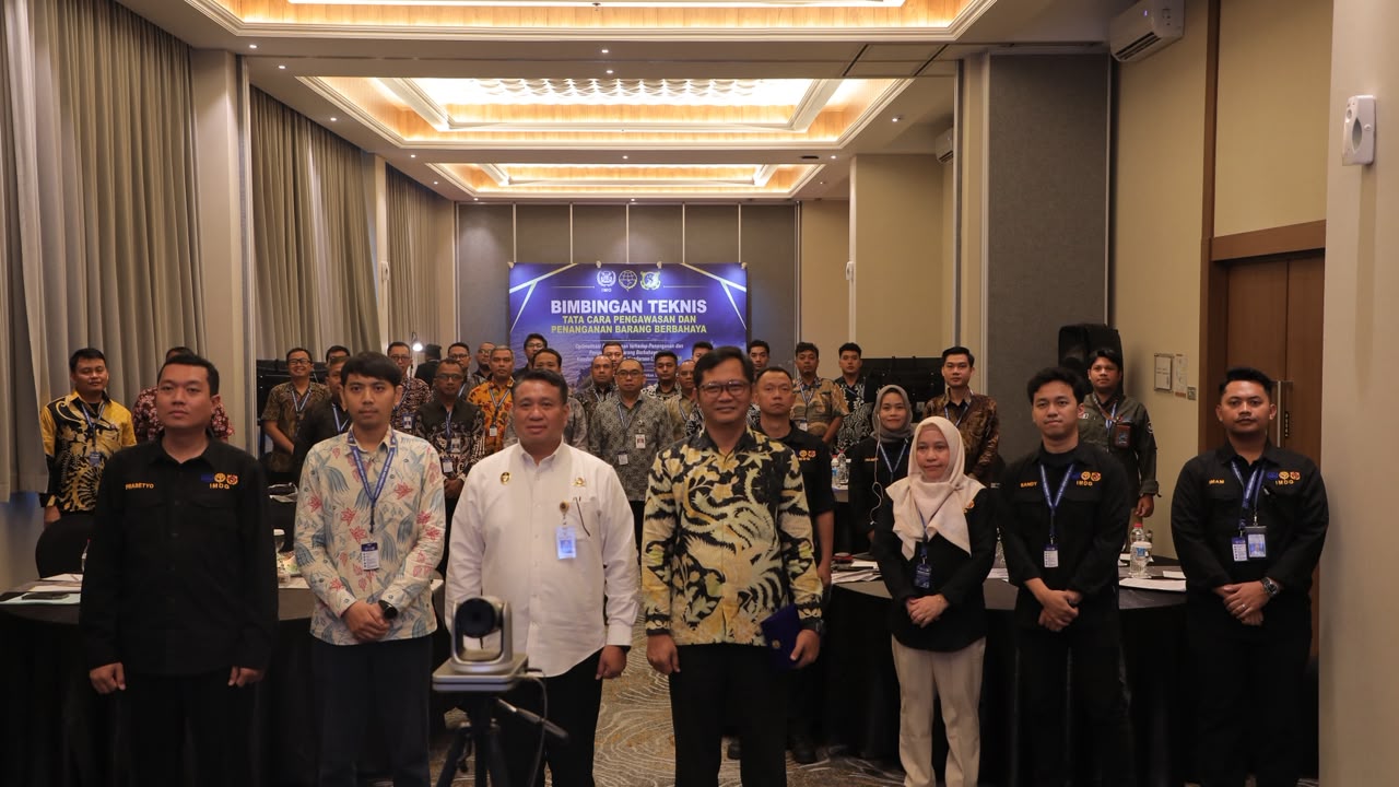 Kemenhub Perkuat Pengawasan Penanganan Kendaraan dan Kendaraan Listrik sebagai Barang Berbahaya di Pelabuhan